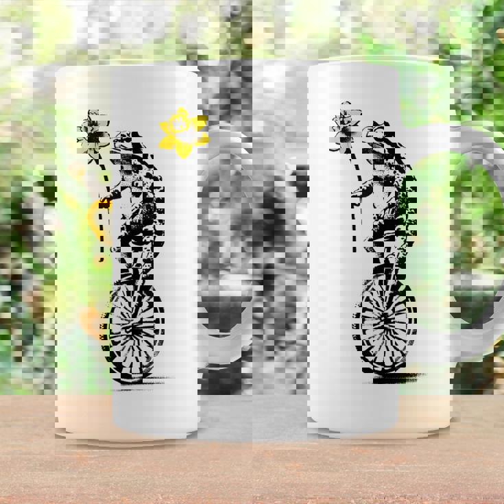 かわいい面白いカエルの一輪車 コーヒーマグ ギフトのアイデア