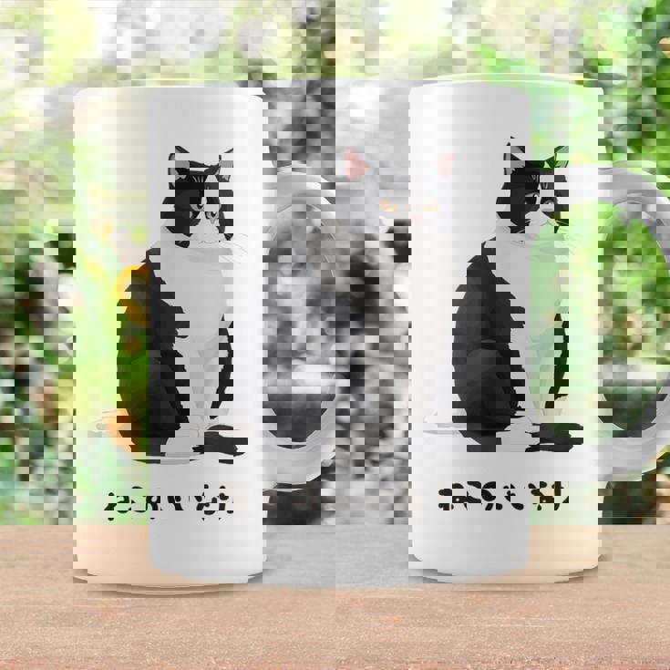 ねこのいいなり 猫 ネコ ぽっちゃり ハチワレ猫 黒白猫 白黒猫 イラスト 猫好き おしゃれ かわいい コーヒーマグ ギフトのアイデア