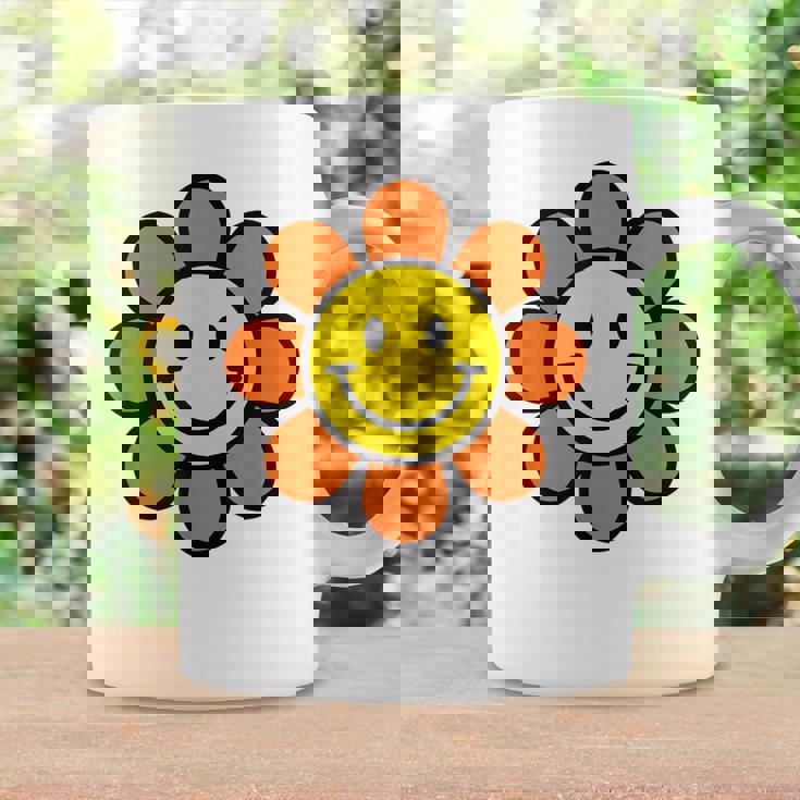 オレンジ イエロー ハッピー スマイル スマイル フェイス デイジー フラワーガール コーヒーマグ ギフトのアイデア