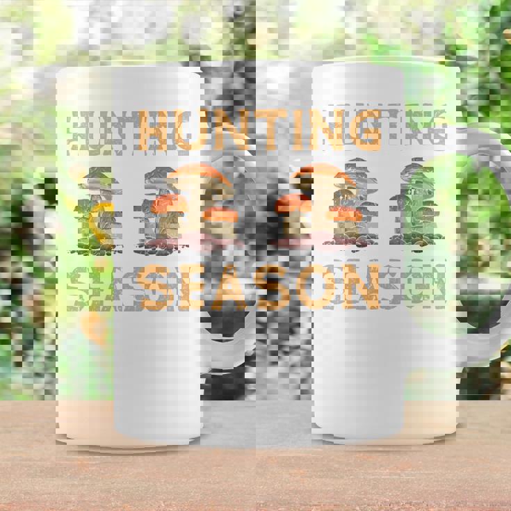 キノコ狩りの季節 長袖tシャツ コーヒーマグ ギフトのアイデア