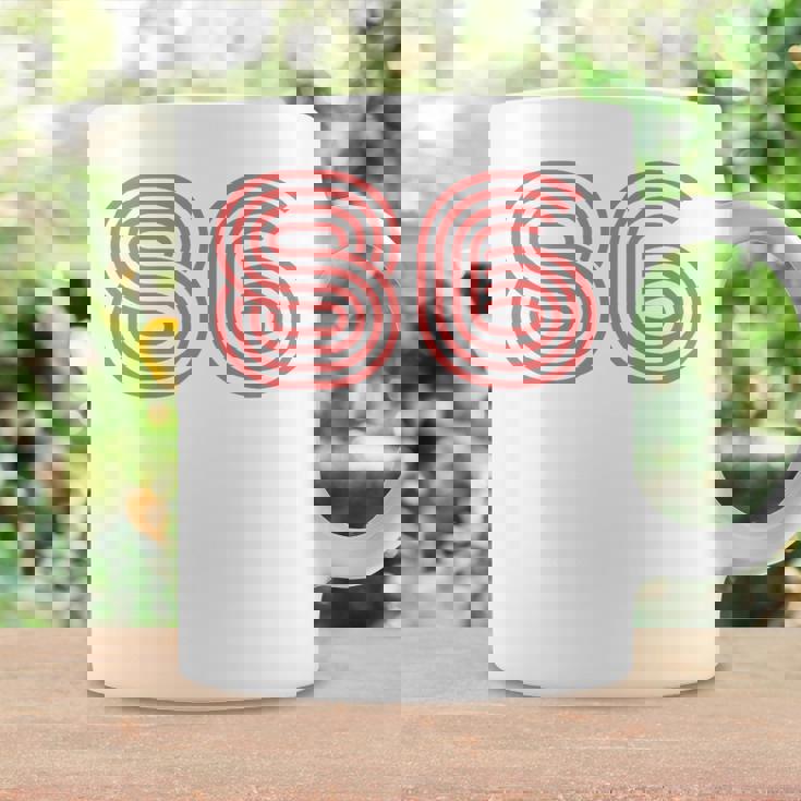 クールなレトロなレタリングジャージ、背番号86 1986 コーヒーマグ ギフトのアイデア