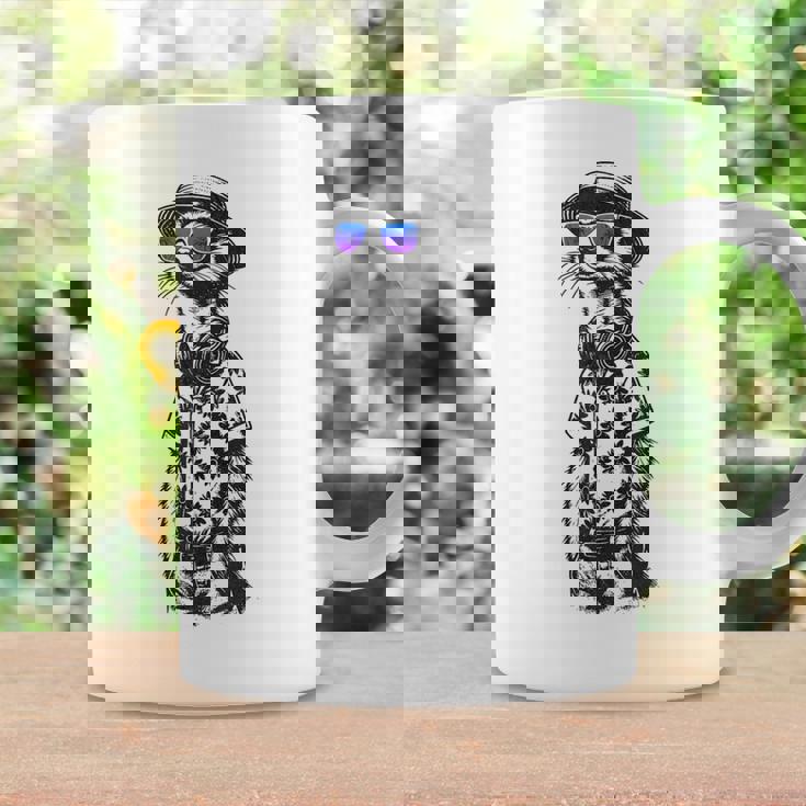 サングラスとヘッドフォンをしたミーアキャット コーヒーマグ ギフトのアイデア