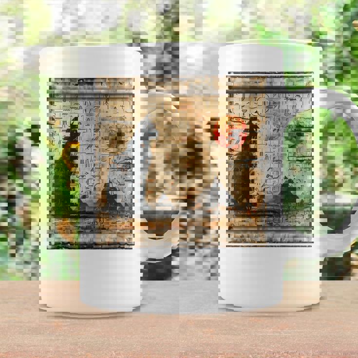 サンセット ピラミッド パピルス スクロール 砂漠 エジプトアート 猫 長袖tシャツ コーヒーマグ ギフトのアイデア