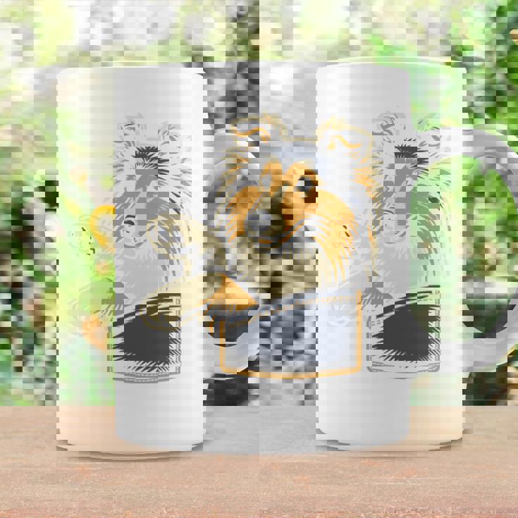 シェルティのグラフィック デザインを覗くかわいいシェットランド ・ シープドッグ 長袖tシャツ コーヒーマグ ギフトのアイデア