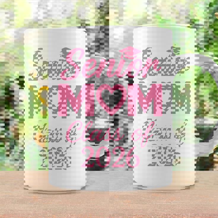 シニアママクラス 2026年 ピンク プラウド 卒業 母 卒業 長袖tシャツ コーヒーマグ ギフトのアイデア