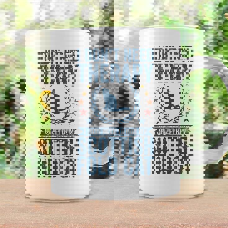 セラピーは要らない、スコティッシュ・フォールドの猫を抱きしめて コーヒーマグ ギフトのアイデア