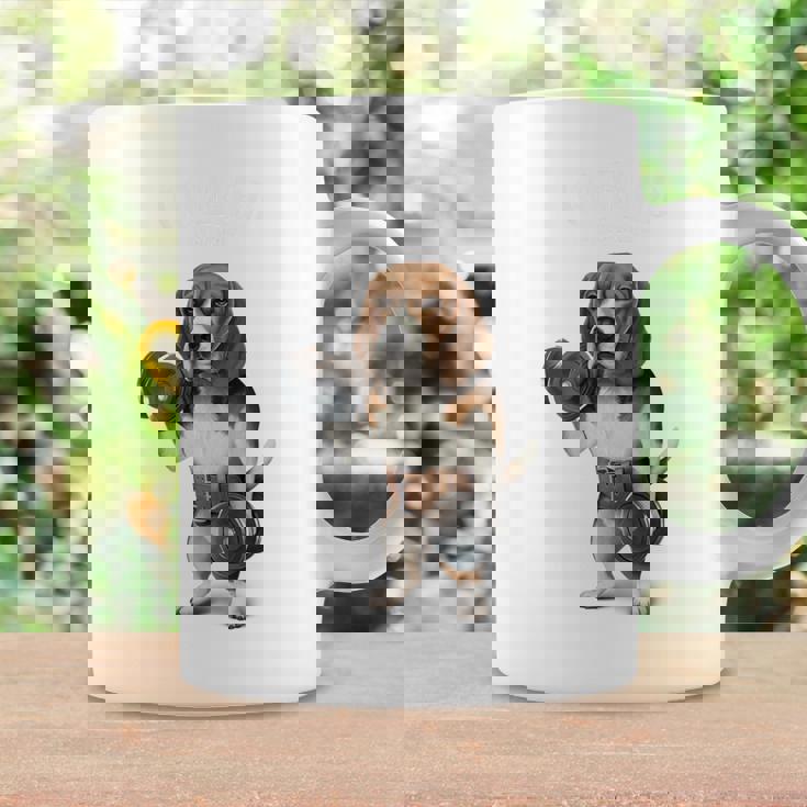 ビーグル 犬 ダンベル 筋トレ 筋肉 ワークアウト ジム コーヒーマグ ギフトのアイデア