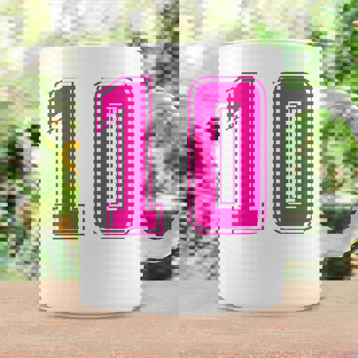 ピンク色背番号 10 チーム短大スポーツピンク色背番号付きユニフォーム コーヒーマグ ギフトのアイデア