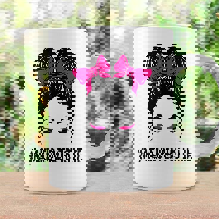 メイクアップアーティスト 美容師 美容師 顔 乱雑なお団子 コーヒーマグ ギフトのアイデア