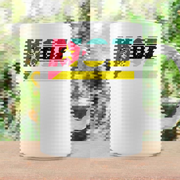 モザンビークデザイン。国旗付きモザンビーク衣装 Moz コーヒーマグ ギフトのアイデア