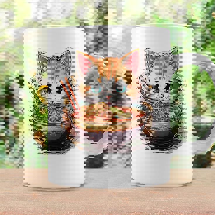 ラーメンを食べている子猫 コーヒーマグ ギフトのアイデア