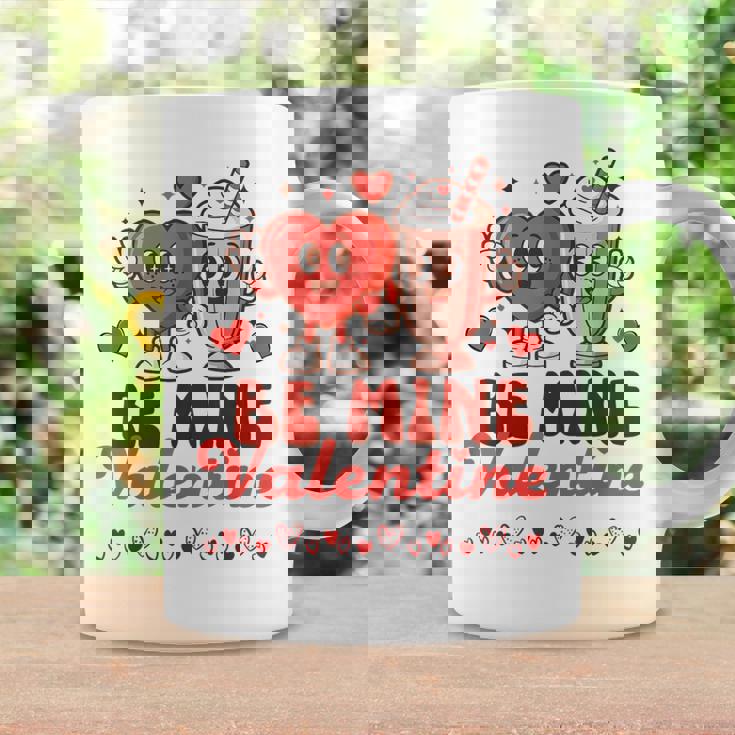 ロマンチックな手描きのスタイル バレンタインデー コーヒーマグ ギフトのアイデア