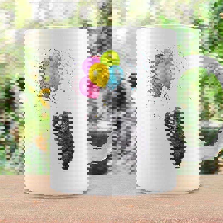 可愛い赤ちゃんのゴリラシルバーバックグラフィックバルーンアートワーク。 コーヒーマグ ギフトのアイデア