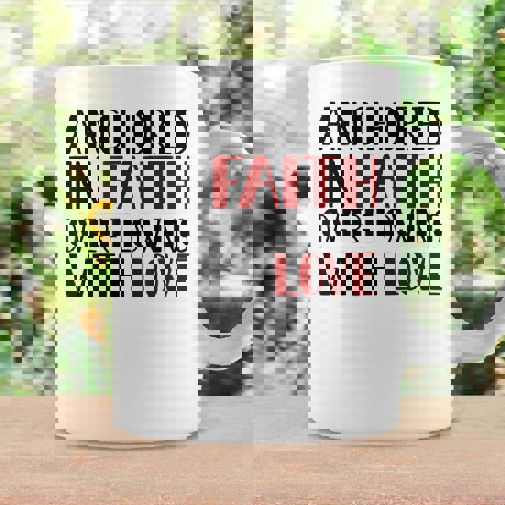 愛にあふれた信仰に定着するキリスト教バレンタイン。 コーヒーマグ ギフトのアイデア