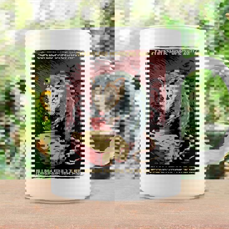 日本ホラーオポッサムアニメ レトロ 数え切れないほどの恐怖が待ち受けている 長袖tシャツ コーヒーマグ ギフトのアイデア