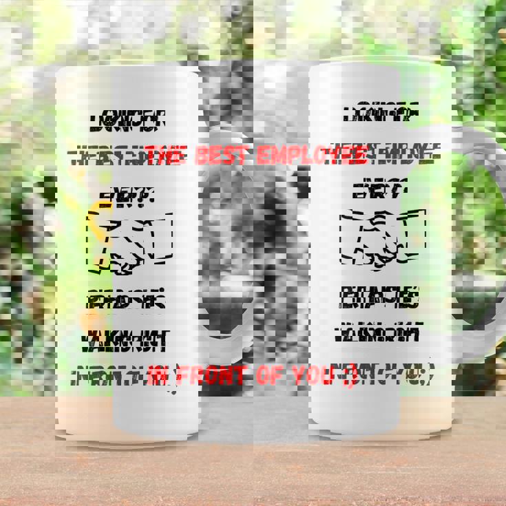最高の雇用主をあなたの目の前で探しているデザイン コーヒーマグ ギフトのアイデア
