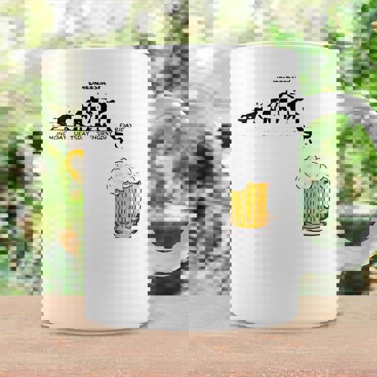 月曜日金曜日 スティックマン ビールウィークジャンプ エネルギー 皮肉 コーヒーマグ ギフトのアイデア