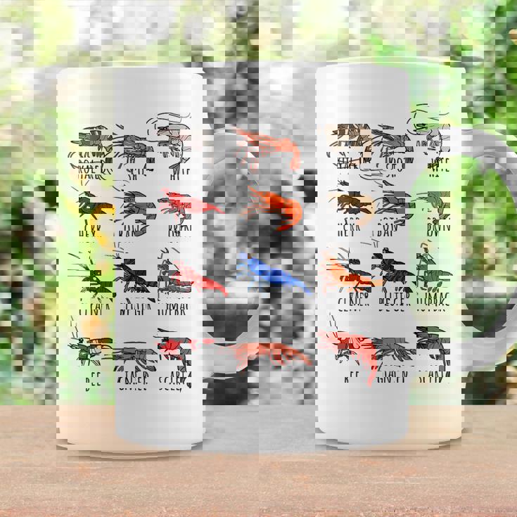 異なるタイプのエビの品種コレクション、かわいいエビ愛好家。 コーヒーマグ ギフトのアイデア