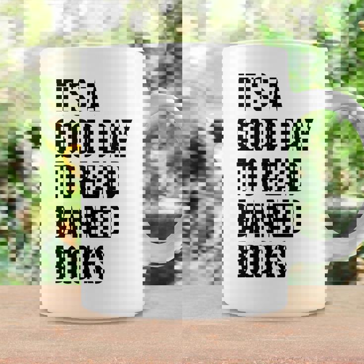 禁止された本を読むのに良い日だ面白いヴィンテージ コーヒーマグ ギフトのアイデア