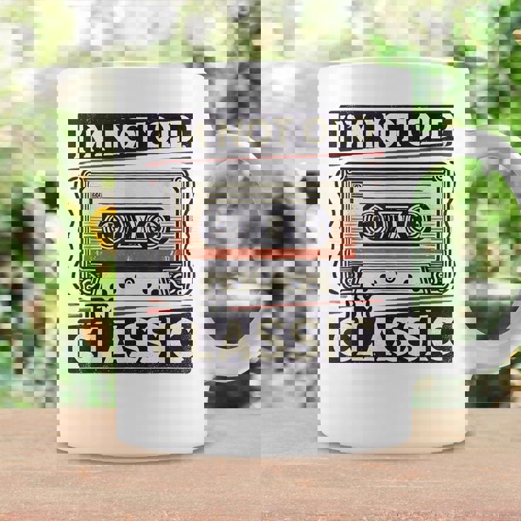 私は老けていない 私はクラシック 面白いレトロ テクニック コーヒーマグ ギフトのアイデア