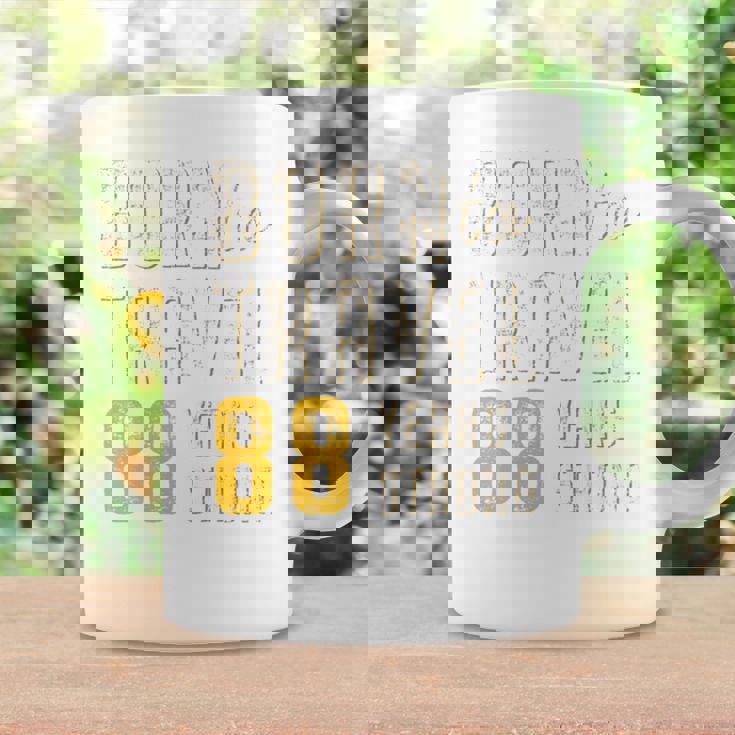 米寿祝い 旅行好き 父 母 男性 女性 88歳 レトロ おしゃれ 文字デザイン Born To Travel 長袖tシャツ コーヒーマグ ギフトのアイデア