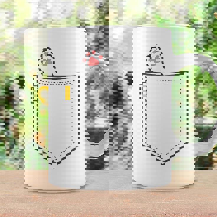 隠れネコ ねこ 猫 隠す 猫好き 猫の足 猫足 肉球 白猫 ワンポイント ポケット デザイン かわいい おもしろ コーヒーマグ ギフトのアイデア