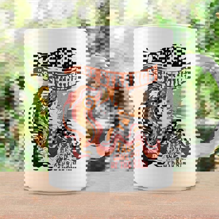 雨から顔が出てきて変な人が多いアパレル コーヒーマグ ギフトのアイデア