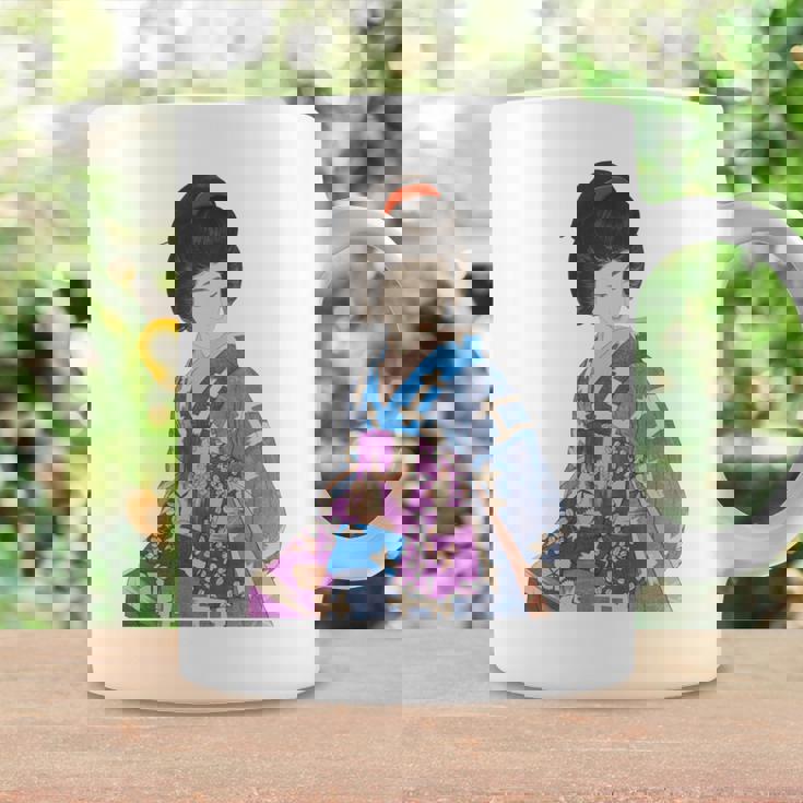 青い着物を着た美しい芸者 日本画 鳥居 言人 帯 美人画 新版画 日本画 長袖tシャツ コーヒーマグ ギフトのアイデア