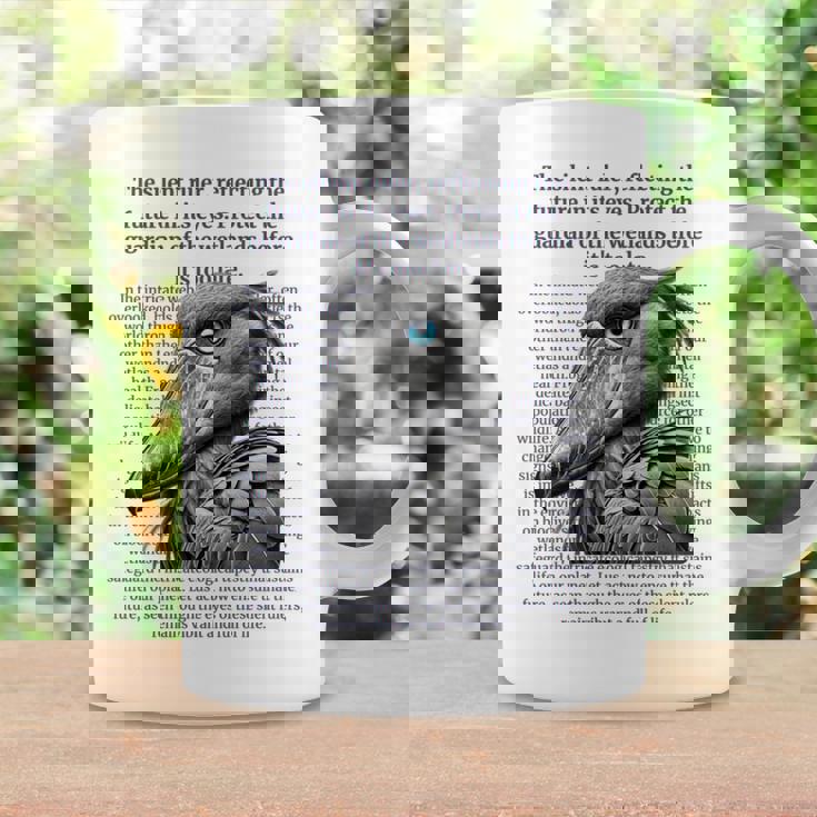 静かなる統治者 – ハシビロコウと湿地の守護 長袖tシャツ コーヒーマグ ギフトのアイデア