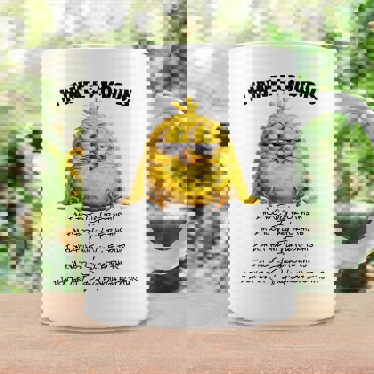 面白いチキンムード、I'm Too Old For This 鳥好きのデザイン。 コーヒーマグ ギフトのアイデア