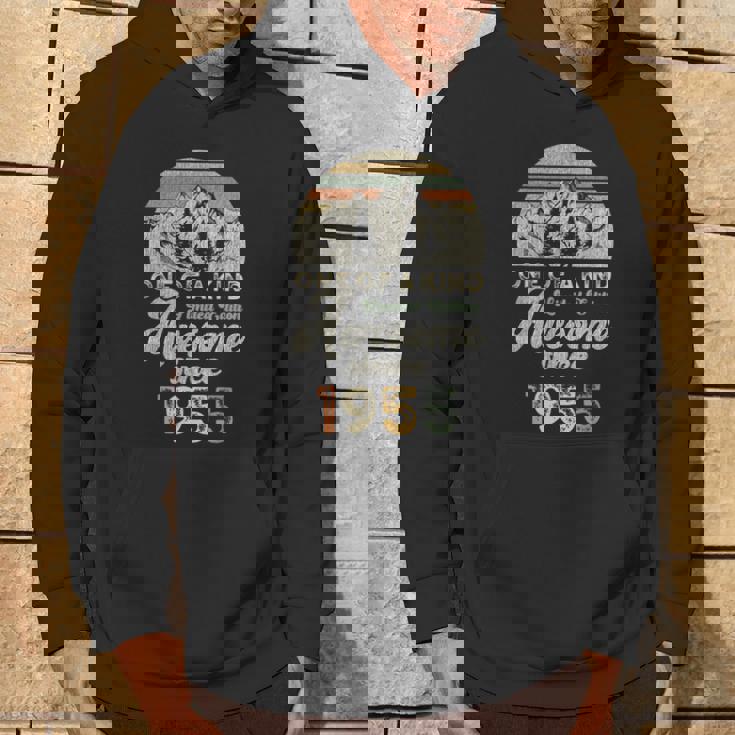 1955年の誕生以来、70年の歴史を誇る山々 パーカー ライフスタイル