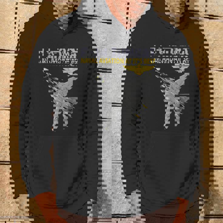 F-14 Tomcatが動作しています。最高の海軍航空。 パーカー ライフスタイル