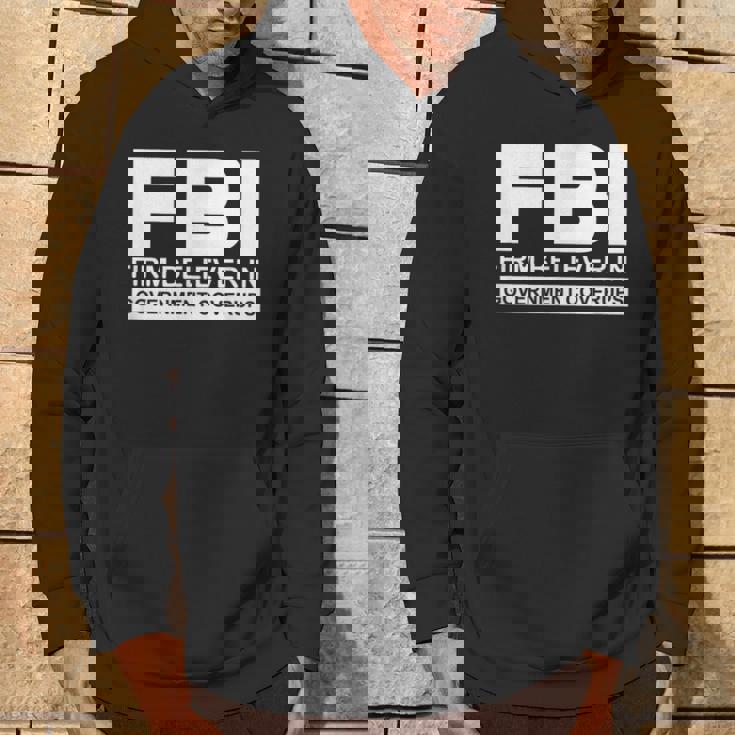 Fbiは州の隠蔽を固く信じています。 パーカー ライフスタイル