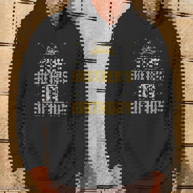 Feliz Es El Cumpleaños Número 18 De Mi Hermano 2007 18 Años Sudadera Estilo de vida