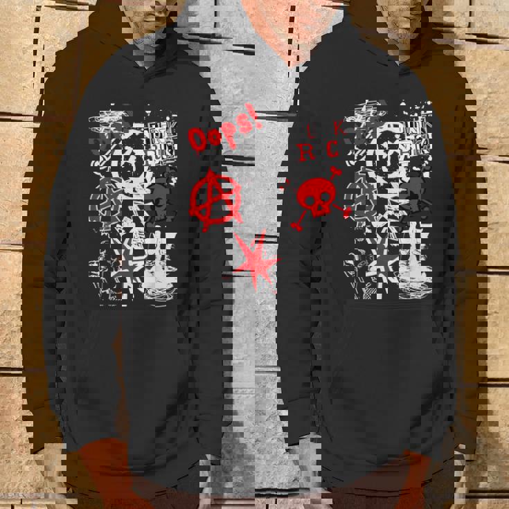 Punk's Not Dead ブラック&レッド パーカー ライフスタイル