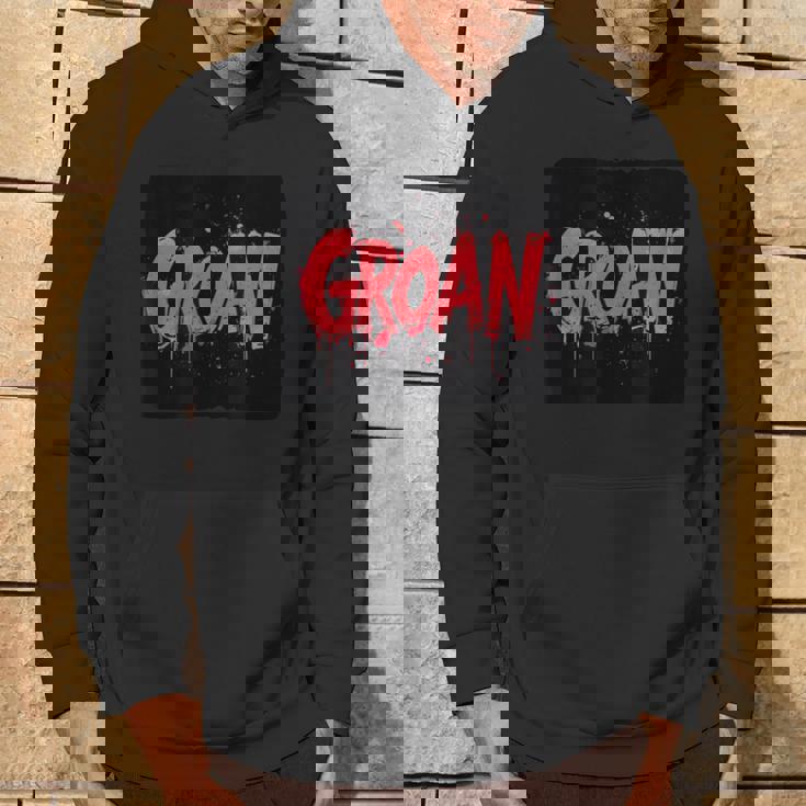 うめき声の衣装で苦労を表現しましょう。 パーカー ライフスタイル