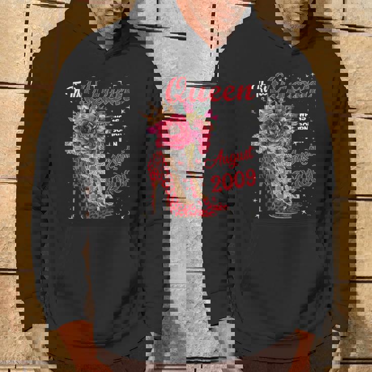 この女王は2009年8月に誕生しました。 パーカー ライフスタイル