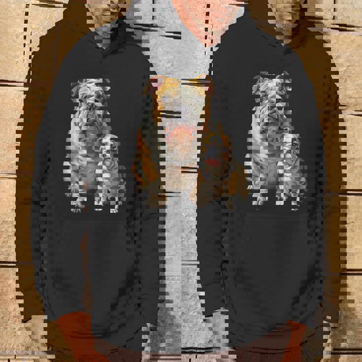 イングリッシュブルドッグの子犬とイングリッシュブルドッグ パーカー ライフスタイル