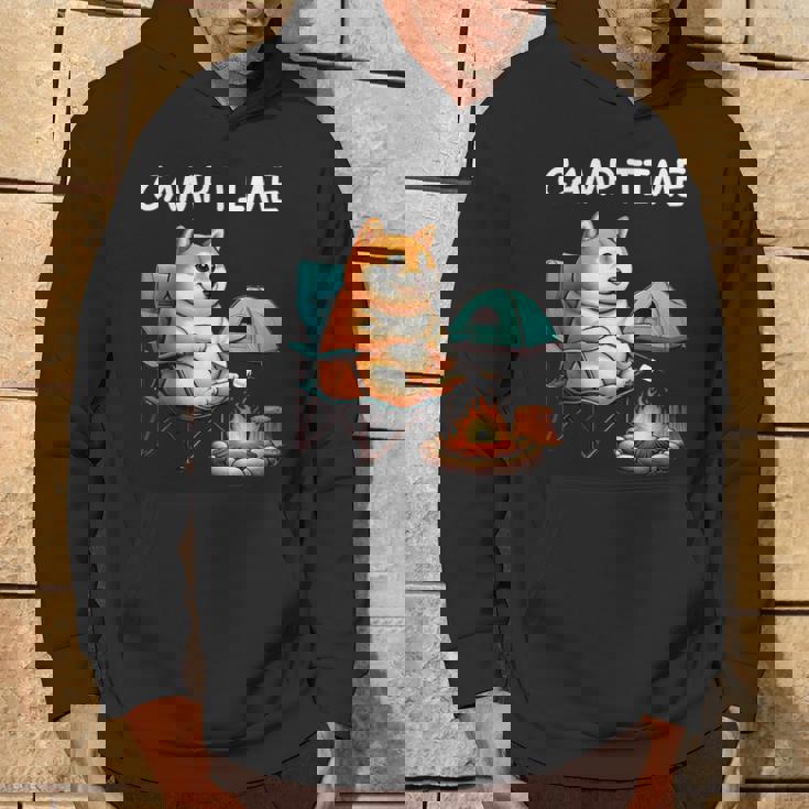 キャンプ Camp Time アウトドア 焚火 おもしろ 犬 柴犬好き 柴犬 名言 文字 面白い ふざけた ネタ パーカー ライフスタイル