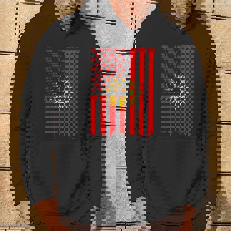 キルギス アメリカ 手拳 キルギス ルーツ アメリカ キルギス 国旗 パーカー ライフスタイル