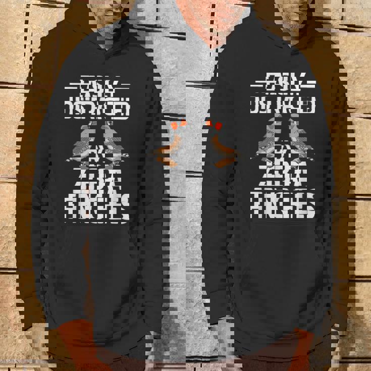 キンカチョウの飼育員はキンカチョウに気をそらされやすい パーカー ライフスタイル