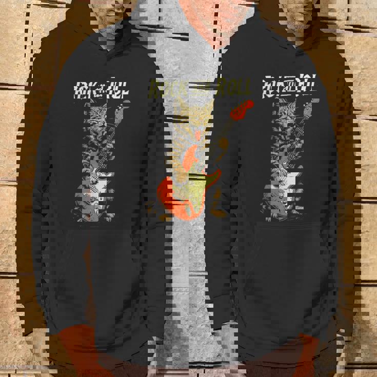 ギターを弾くロックな猫 音楽好き猫好き向けデザイン パーカー ライフスタイル