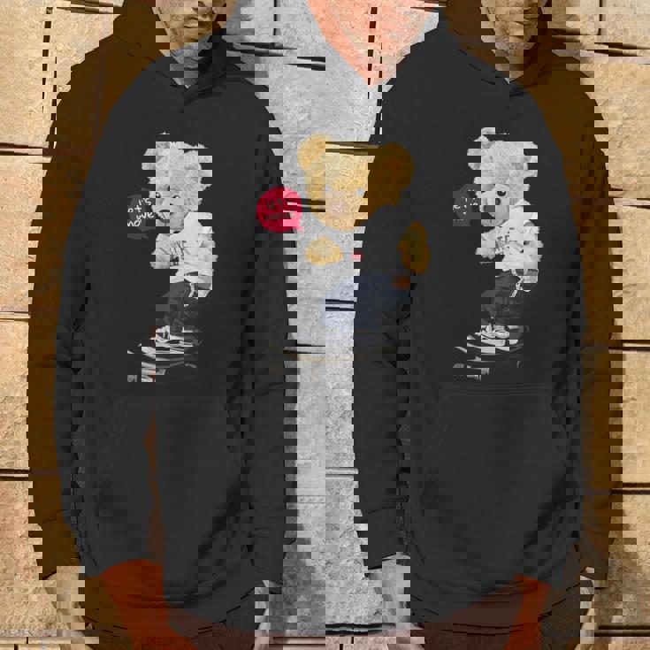 スケートボーダー クマ パーカー ライフスタイル