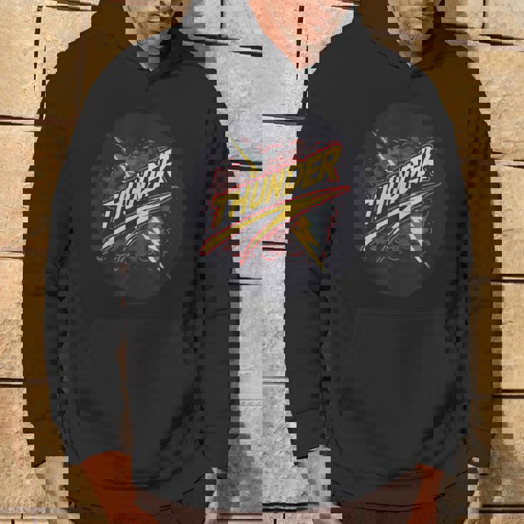 ストームファンのためのクールなサンダーステートメント衣装。 パーカー ライフスタイル