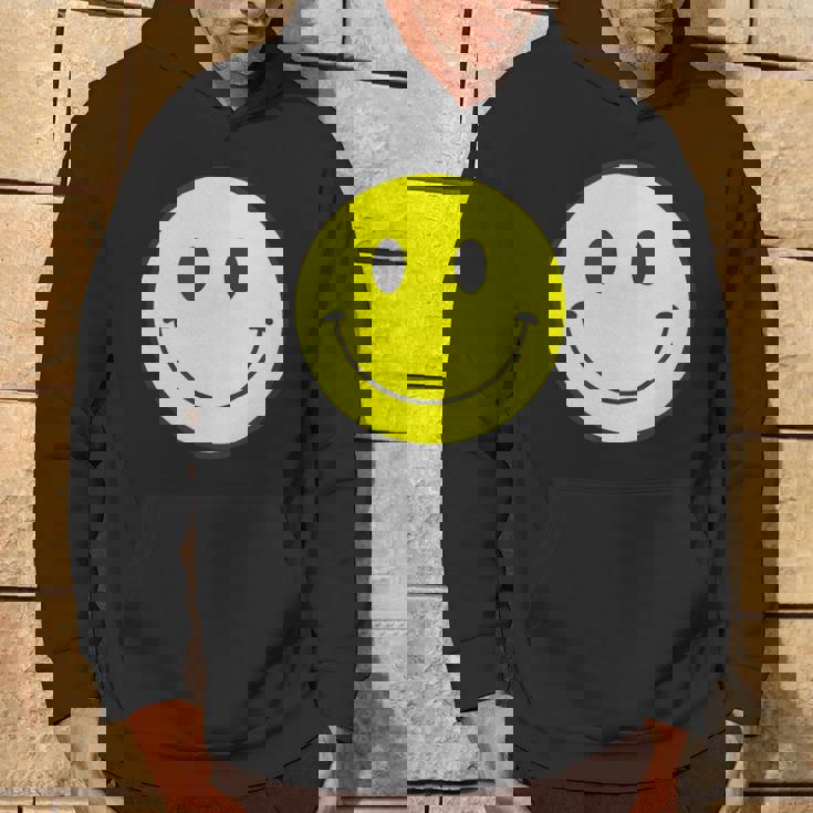 スマイル フェイス 笑顔（ベーシック）【スマイリー】ニコニコ 絵文字 黄色 ポップ かわいい イラスト パーカー ライフスタイル