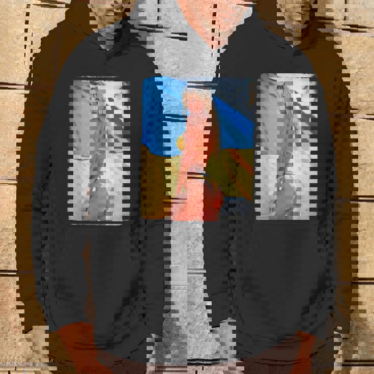 セクシーガールグラフィックtシャツ 「モダンピンナップガール&ウクライナ国旗2」 パーカー ライフスタイル