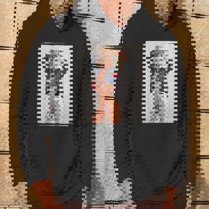 セクシーガールグラフィックtシャツ ブロンドボンシェルビキニピンナップガール パーカー ライフスタイル