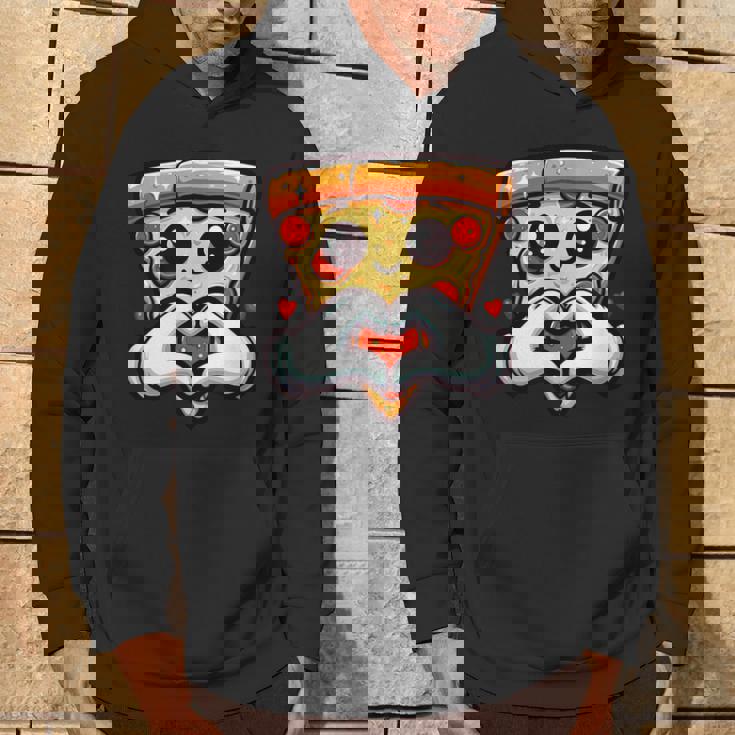 ハートの手でペパロニピザのスライス、かわいいピザ パーカー ライフスタイル