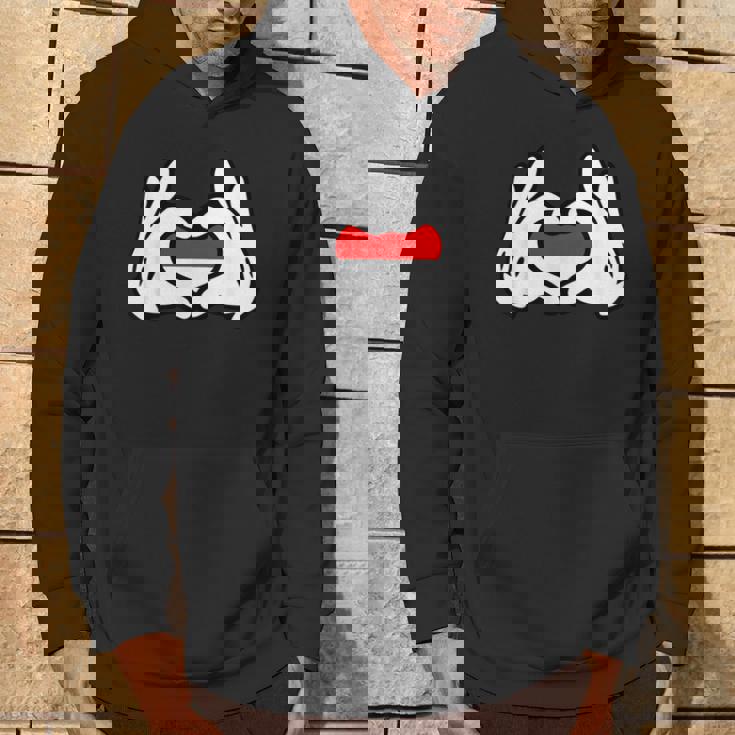 ハートを形作る漫画の手 インドネシア国旗 パーカー ライフスタイル