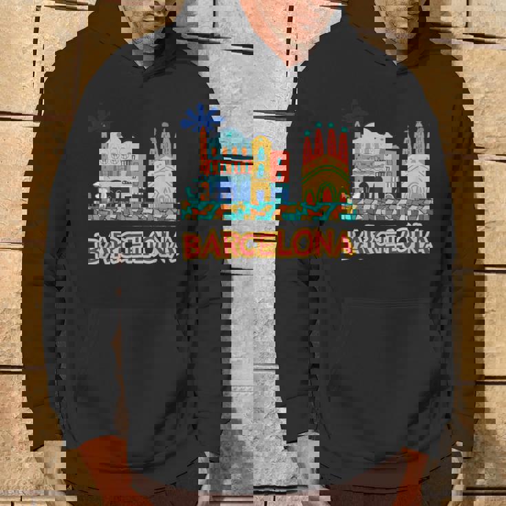 バルセロナの象徴的な建物とサグラダファミリア カラフル パーカー ライフスタイル